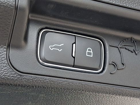 Used 2023 Ford Explorer XLT w/ Equipment Group 202A AWD/4WD image 29