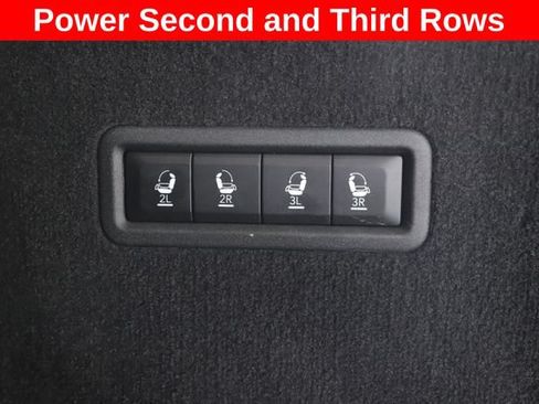 Used 2025 Jeep Grand Wagoneer Series III w/ Rear Seat Video Group 1 AWD/4WD image 35