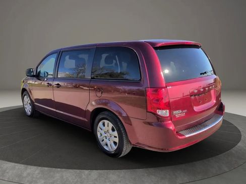 Used 2018 Dodge Grand Caravan SE FWD image 5