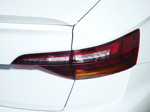 Used 2019 Volkswagen Jetta SEL image 17