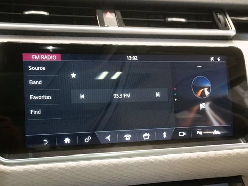 Used 2018 Land Rover Range Rover Velar S AWD/4WD image 20