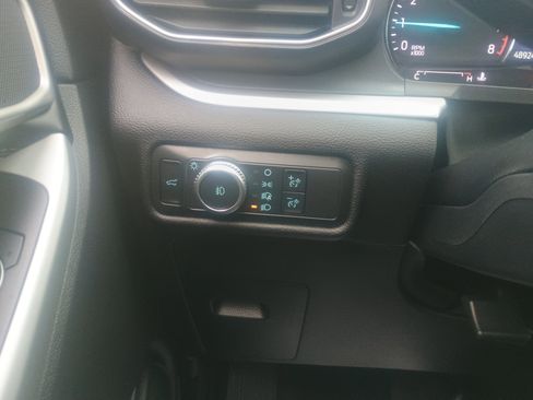 Used 2022 Ford Explorer XLT w/ Equipment Group 202A image 24