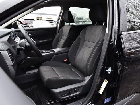 Certified 2025 Nissan Rogue SV image 19