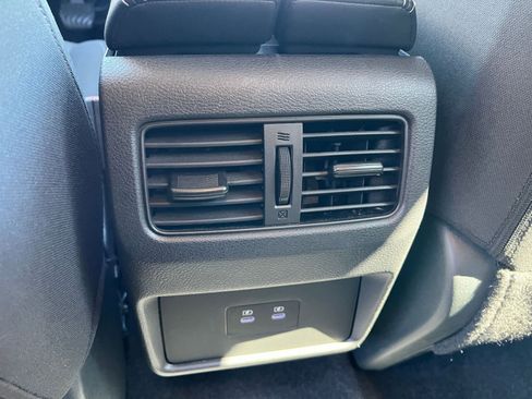 Used 2025 Nissan Rogue SV FWD image 24