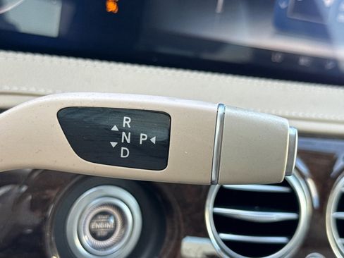 Used 2019 Mercedes-Benz S 560 Sedan image 15