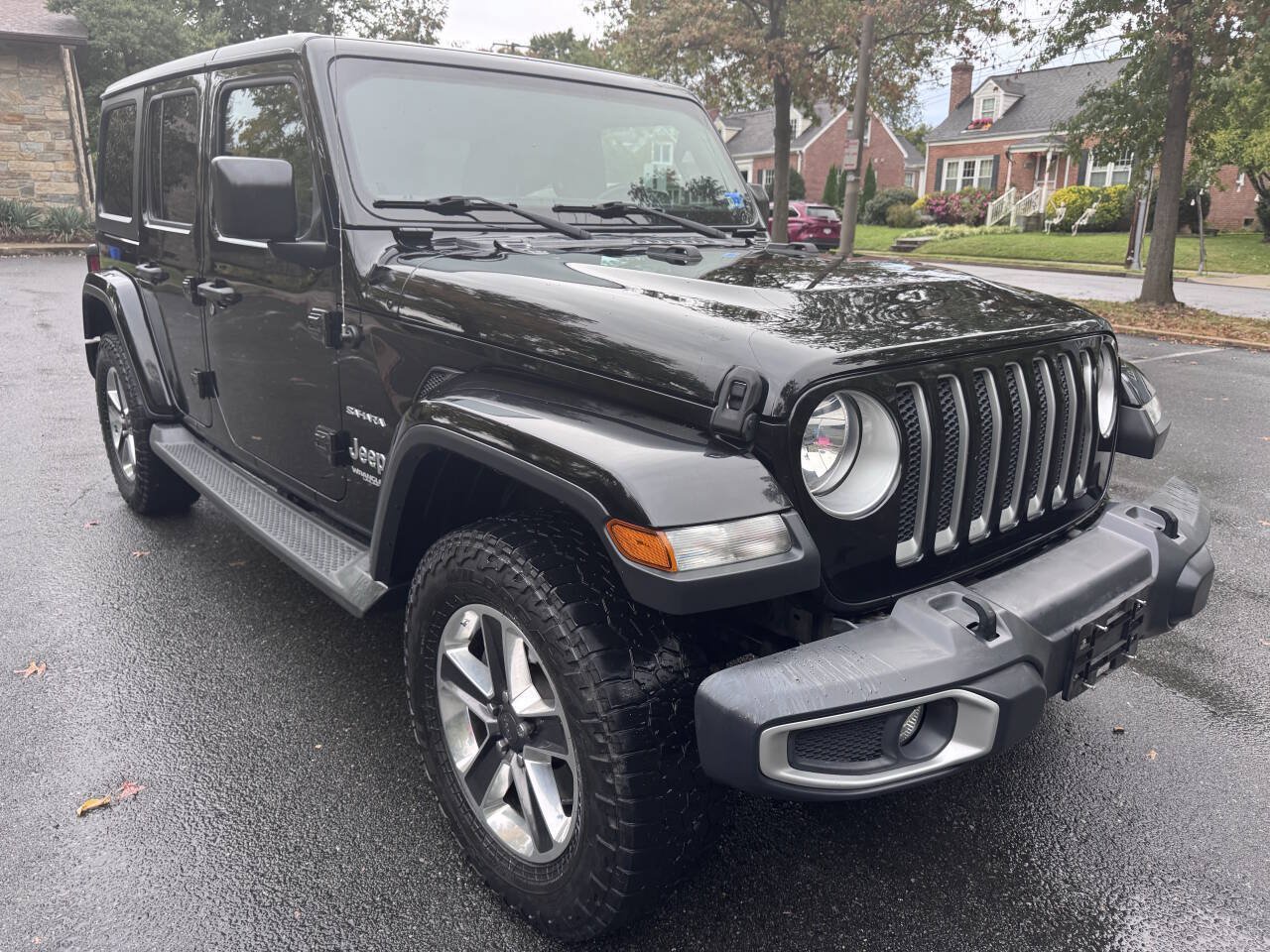 Used 2018 Jeep Wrangler Unlimited Sahara w/ Cold Weather Group AWD/4WD image 37