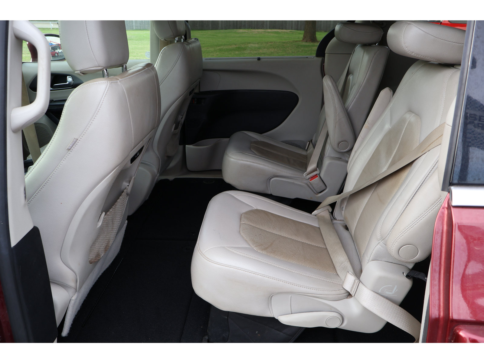 Used 2021 Chrysler Pacifica Touring-L FWD image 8