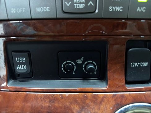 Used 2011 Toyota Highlander Limited w/ Tow Pkg FWD image 22