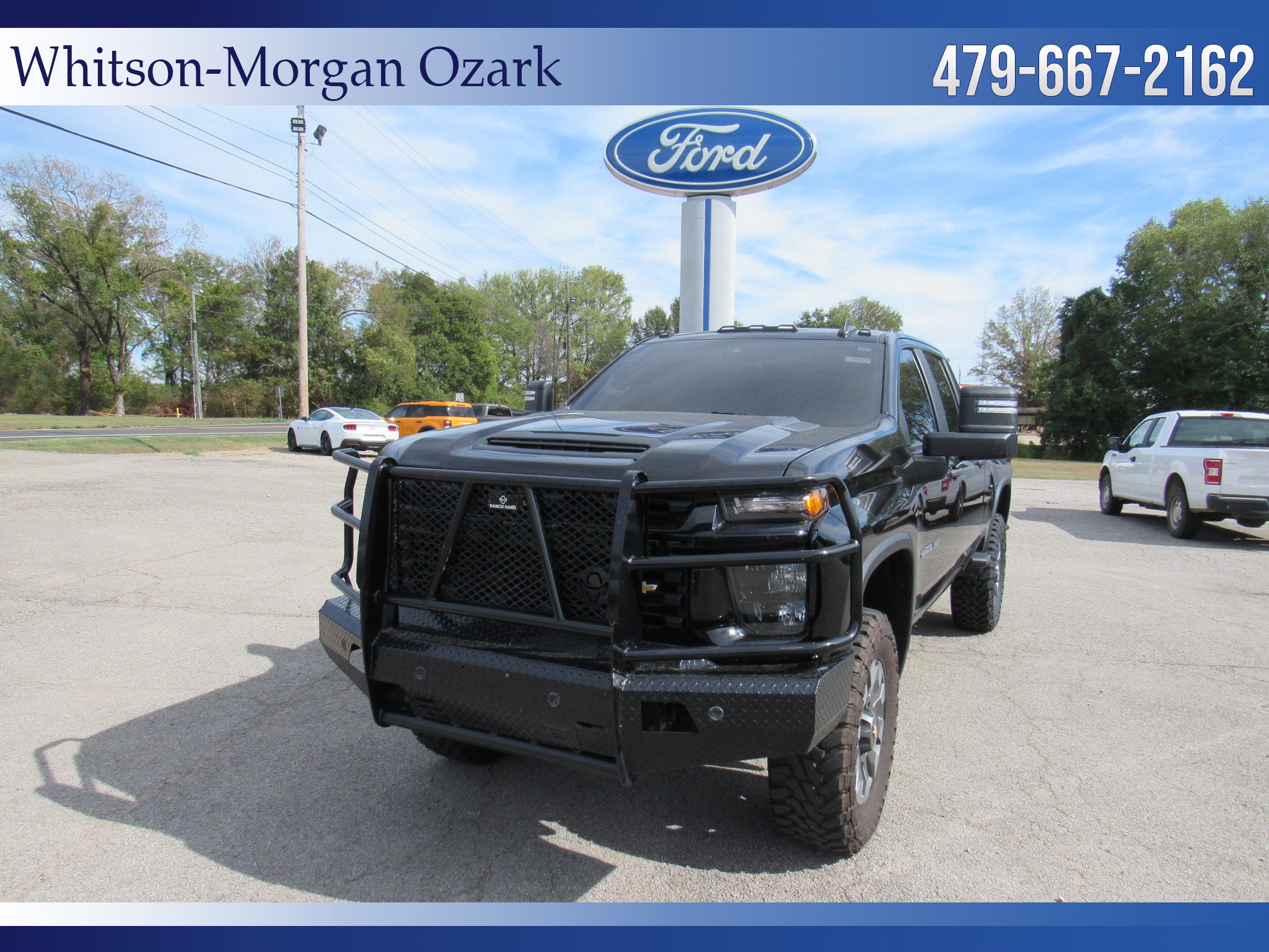 Used 2022 Chevrolet Silverado 2500 Custom w/ Custom Value Package AWD/4WD image 2