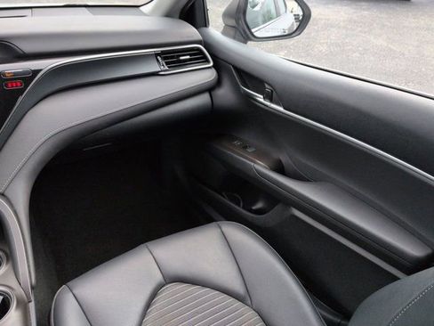Used 2023 Toyota Camry SE FWD image 17