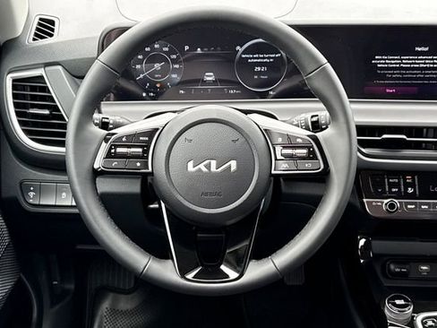 New 2026 Kia Seltos EX FWD image 17