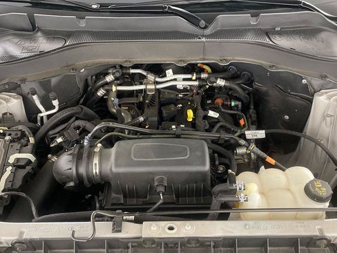 Used 2023 Ford Explorer XLT w/ Equipment Group 202A AWD/4WD image 31
