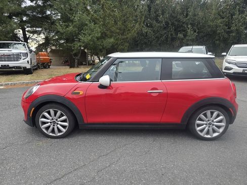 Used 2019 MINI Cooper 2-Door Hardtop image 5