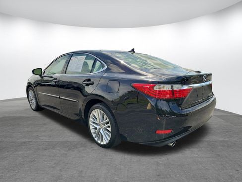 Used 2015 Lexus ES 350 w/ Ultra Luxury Package FWD image 26