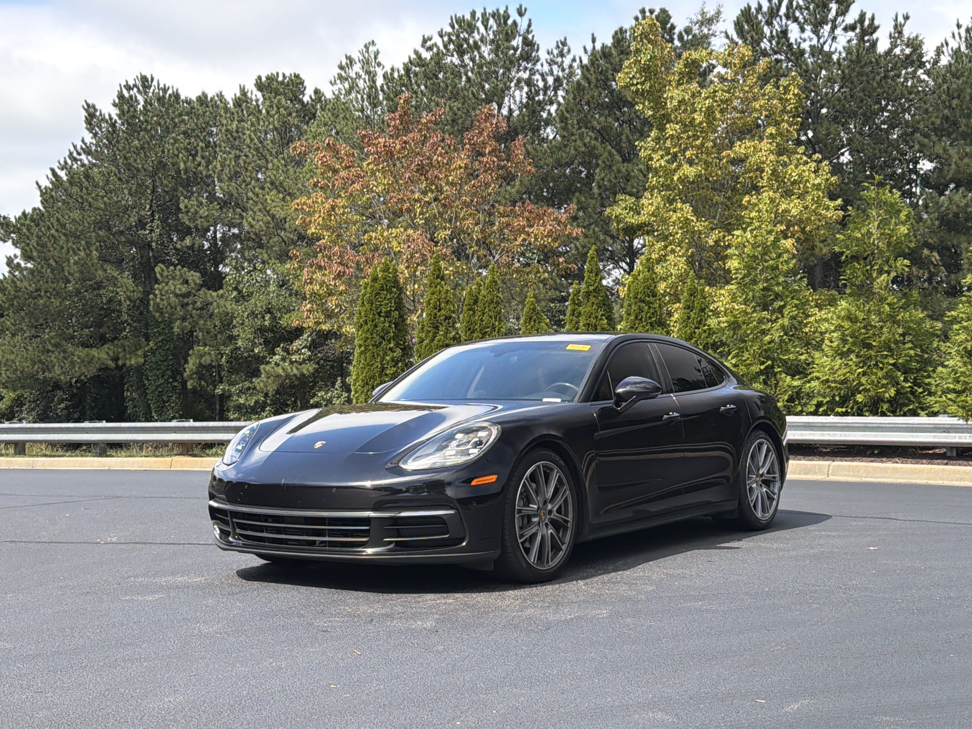 Used 2018 Porsche Panamera RWD image 11