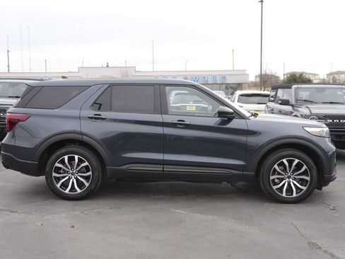 Used 2022 Ford Explorer ST image 5
