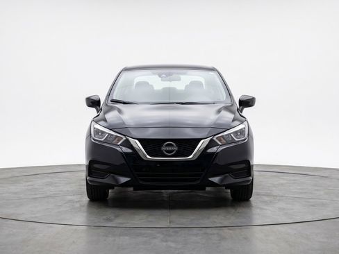 Used 2025 Nissan Versa SV FWD image 2