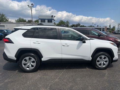 Used 2020 Toyota RAV4 LE FWD image 8