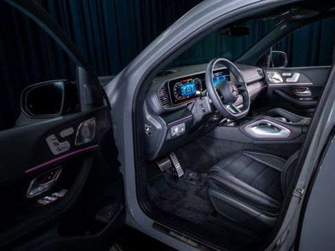 New 2026 Mercedes-Benz GLS 580 4MATIC image 11