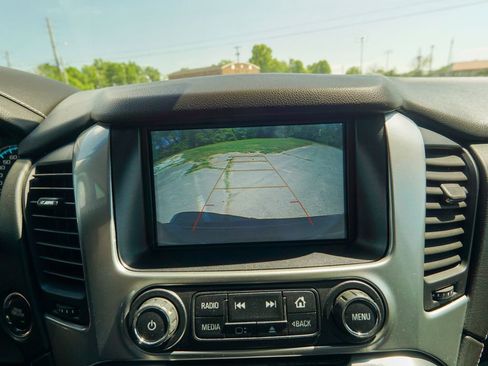 Used 2019 Chevrolet Suburban Premier AWD/4WD image 30