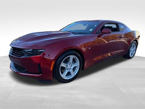 Used 2024 Chevrolet Camaro LT RWD image 3