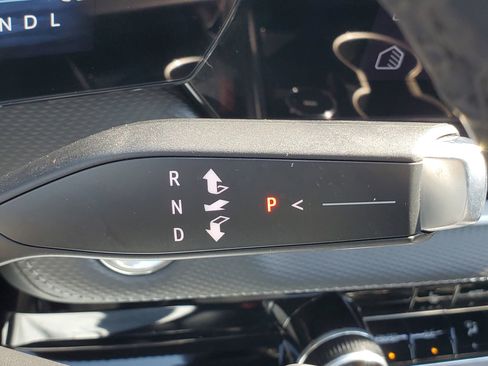 Used 2026 Chevrolet Equinox LT w/ Convenience Package II FWD image 30