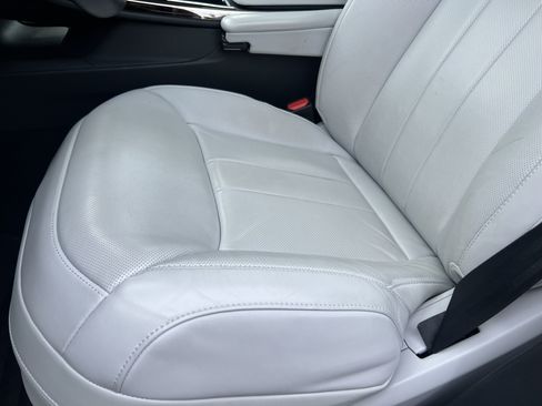 Used 2024 Land Rover Range Rover Sport SE AWD/4WD image 19