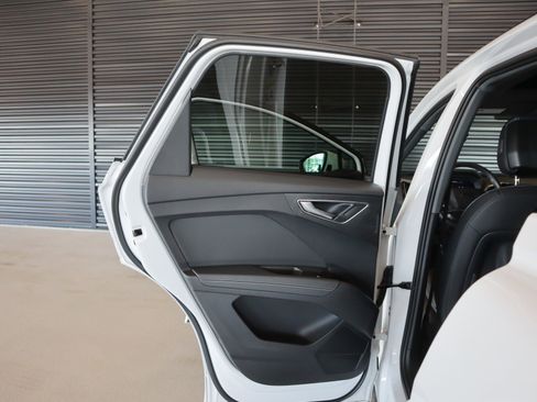 Certified 2024 Audi Q4 e-tron Premium Plus image 28