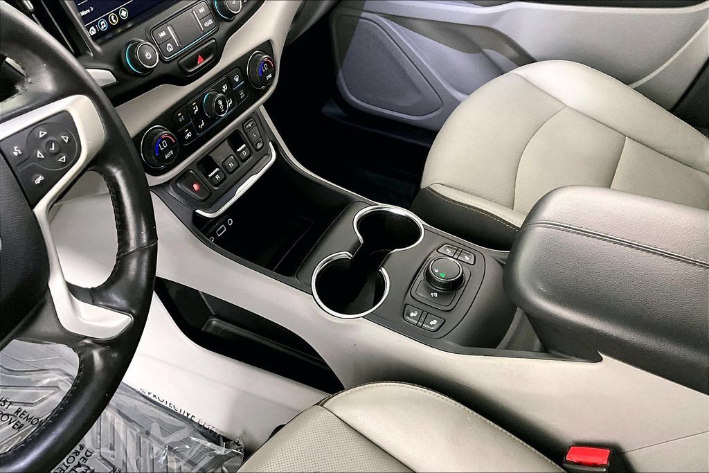 Used 2019 GMC Terrain SLT w/ Preferred Package FWD image 17