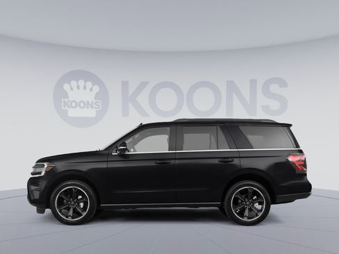 Used 2022 Ford Expedition Limited image 2