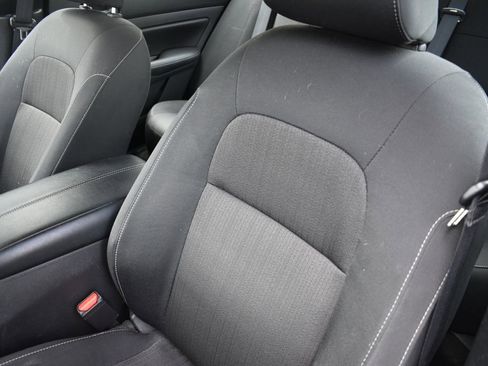 Used 2025 Nissan Altima 2.5 SV image 10