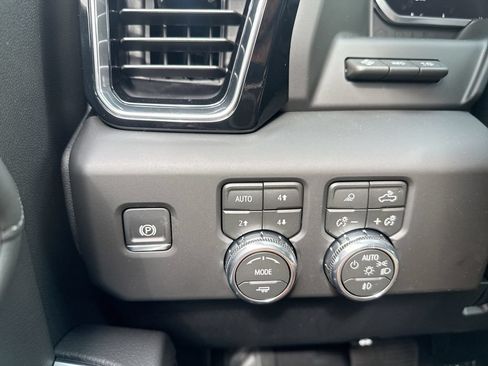 New 2026 GMC Sierra 2500 Denali w/ Denali Reserve Package AWD/4WD image 18