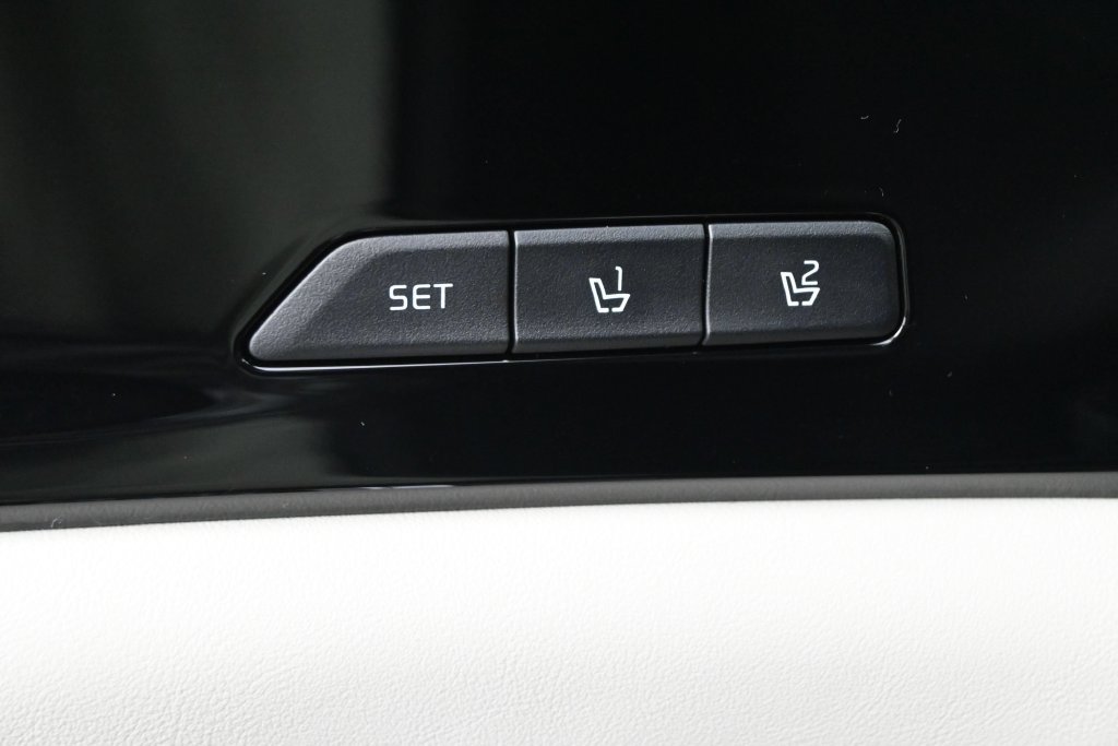 Used 2024 Kia Carnival SX Prestige FWD image 5