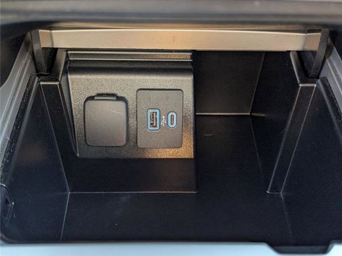 Used 2022 Ford Explorer ST-Line image 30