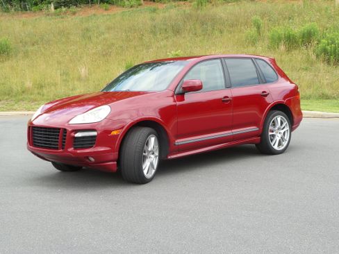 Used 2009 Porsche Cayenne GTS AWD/4WD image 3