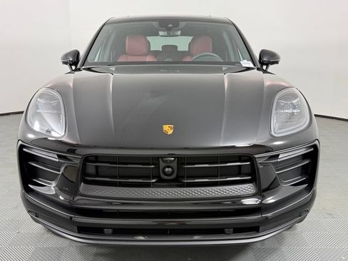 Certified 2026 Porsche Macan AWD/4WD image 10