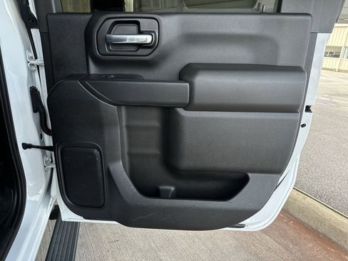 Used 2021 Chevrolet Silverado 2500 Custom w/ Custom Value Package image 32