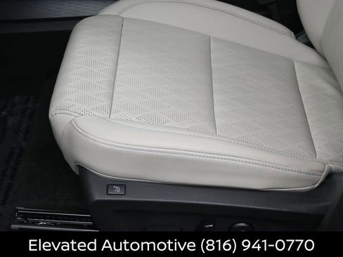 Certified 2025 Nissan Murano Platinum w/ Cargo Package AWD/4WD image 18