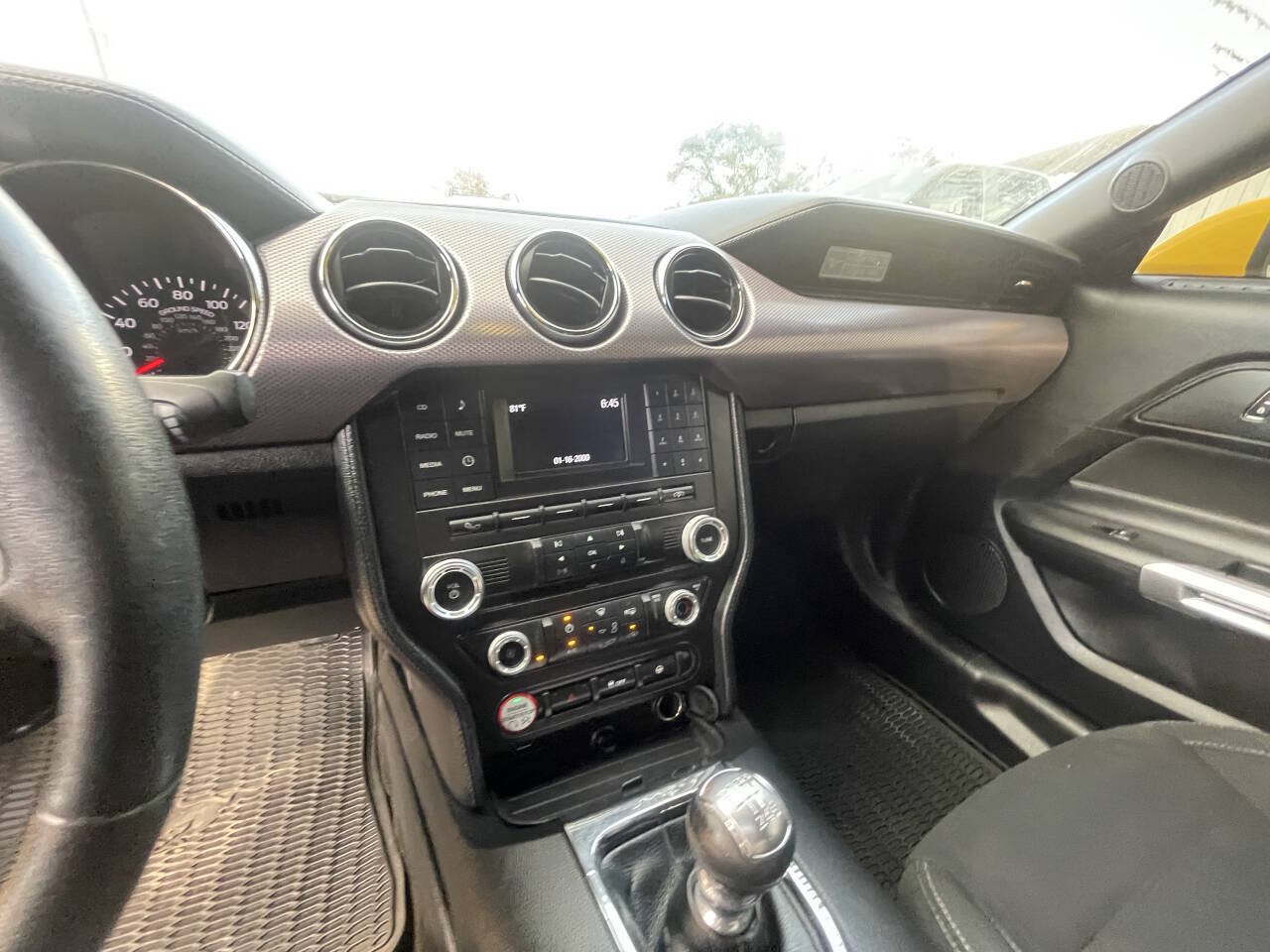 Used 2017 Ford Mustang GT RWD image 13