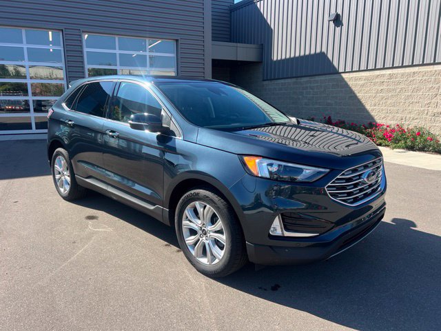 Used 2024 Ford Edge Titanium AWD/4WD image 3