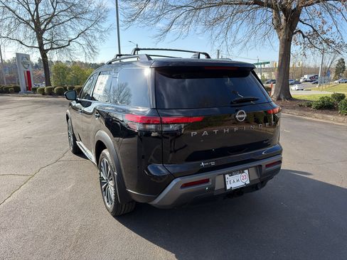 New 2026 Nissan Pathfinder Platinum image 5