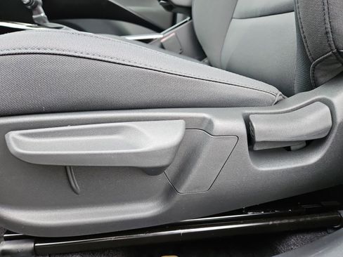 Used 2025 Kia Niro LX image 20