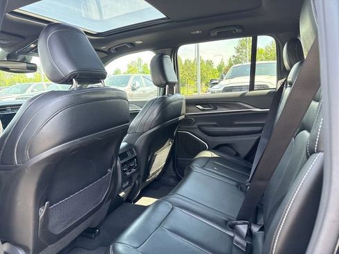 Used 2024 Jeep Grand Cherokee Limited 4xe AWD/4WD image 17