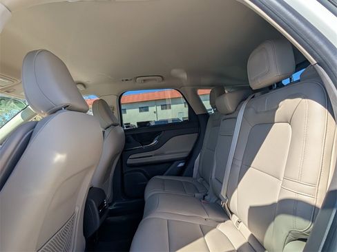 Used 2023 Lincoln Corsair FWD image 12