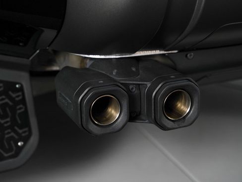 Used 2025 Land Rover Defender 110 X-Dynamic SE image 30