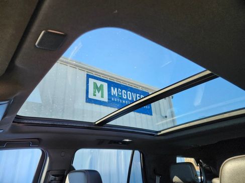 Used 2022 Chevrolet Tahoe RST w/ Luxury Package image 19