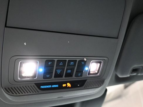 Used 2022 Ford Explorer XLT w/ Equipment Group 202A image 22