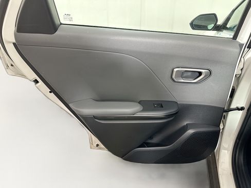 Used 2025 Kia K4 FWD image 25