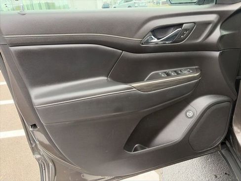 Used 2020 GMC Acadia SLT image 10