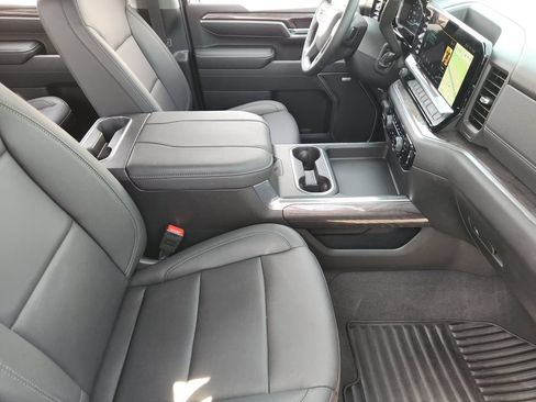 Used 2025 Chevrolet Silverado 2500 LTZ w/ LTZ Plus Package AWD/4WD image 15
